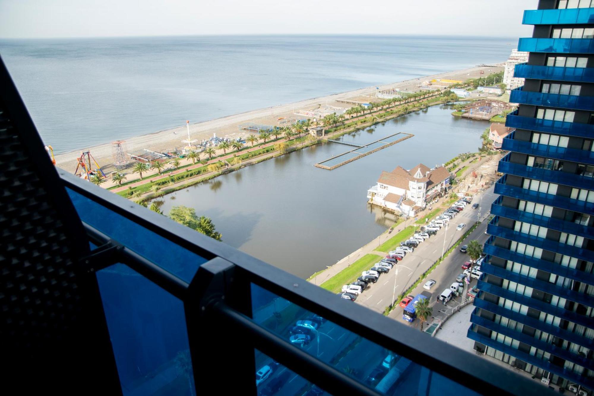 Downtown Centre In Batumi Aparthotel Orbi City In บาทูมิ ภายนอก รูปภาพ